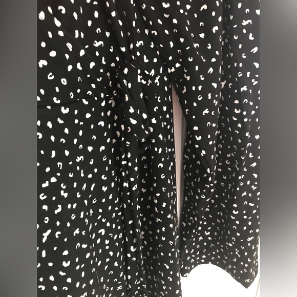 NWT Old Navy XXL Wrap dress black white stretchy fabric w/ tie on one side - Picture 2 of 5